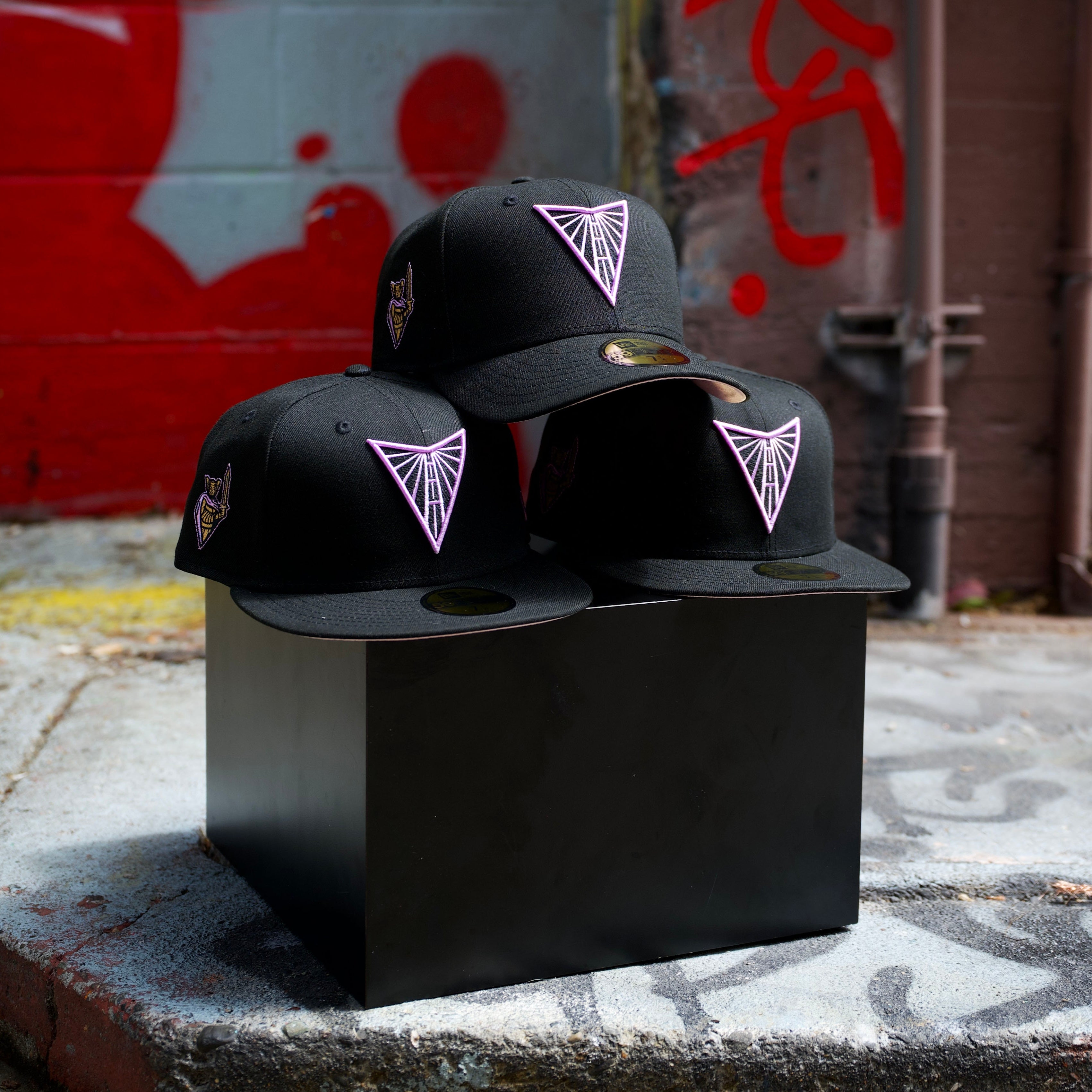 Golden State Valkyries 59Fifty V’s Up After Dark Fitted Hat in Black